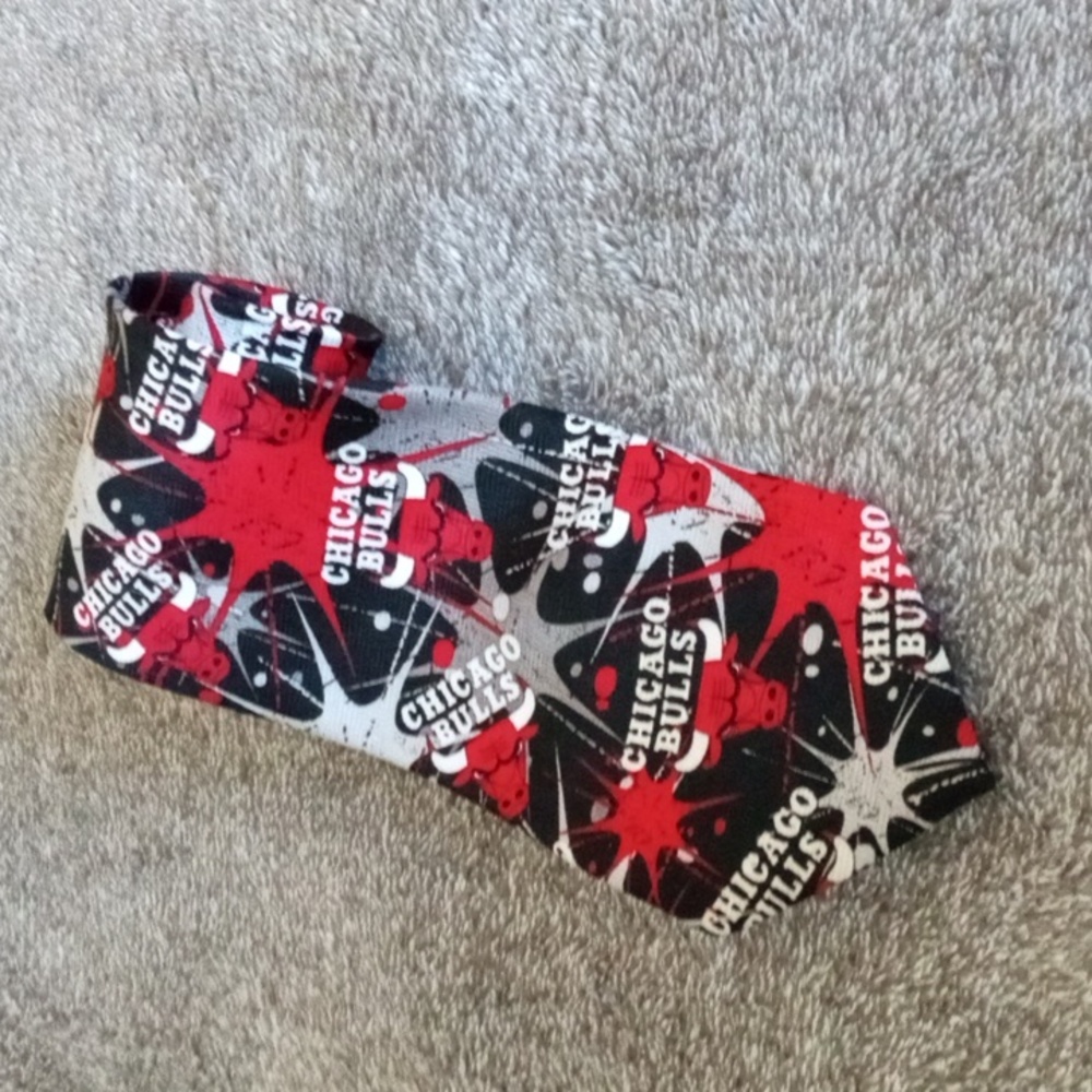 Chicago Bulls Burst Repeat Superfan tie